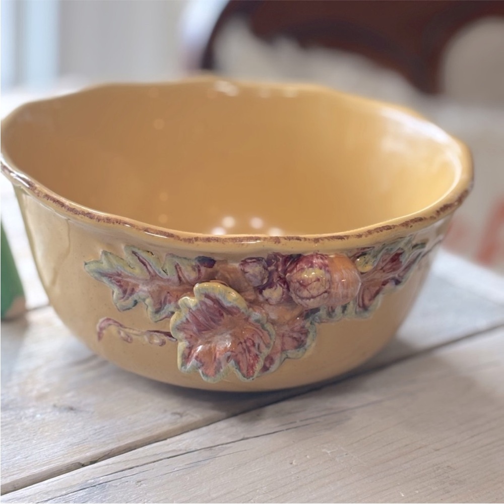 Majolica 9x4 Ceramic Embossed Bowl. Floral | Speckled | Neutral | Pottery EUC